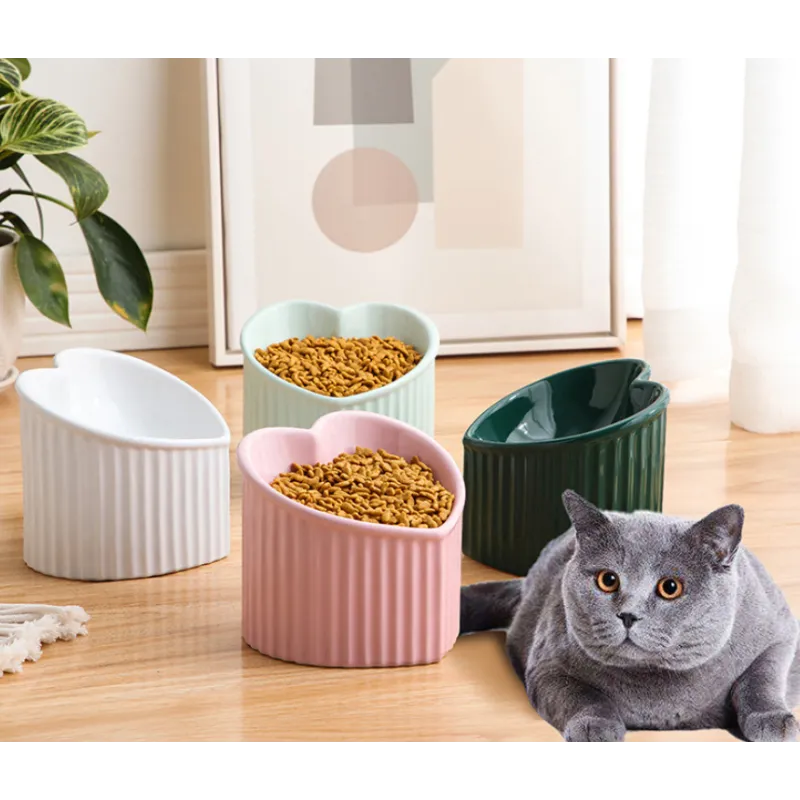 Keramik Futternapf In Herzform für Hunde und Katzen mit Rutschfester Bodenfläche