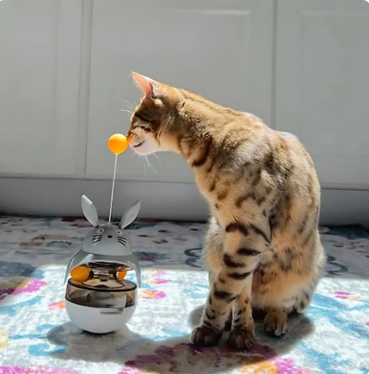 Interaktives Snack- und Spielzeug für Katzen mit Wackelfunktion