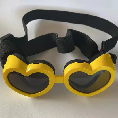 Herzförmige Hundesonnenbrille mit Verstellbarem Band – UV-Schutz für Hundeaugen