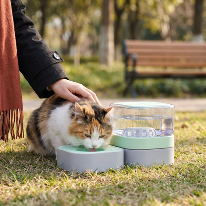 Automatischer Tragbarer Wasserspender für Katzen